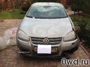 Битый автомобиль Volkswagen Jetta