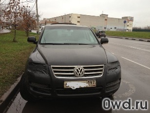 Битый автомобиль Volkswagen Touareg