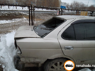 Битый автомобиль Nissan Sunny