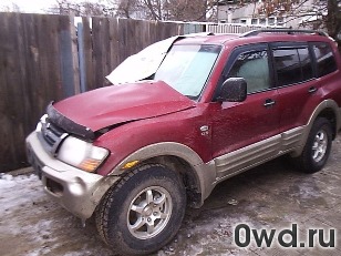 Битый автомобиль Mitsubishi Pajero