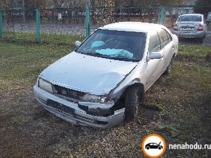 Битый автомобиль Nissan Sunny