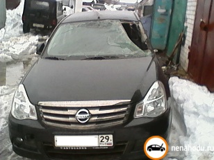 Битый автомобиль Nissan Almera