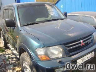 Битый автомобиль Mitsubishi Pajero