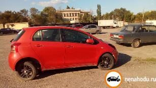 Битый автомобиль Toyota Yaris