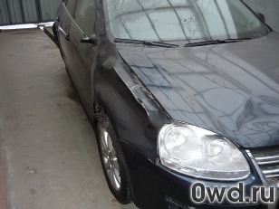 Битый автомобиль Volkswagen Jetta