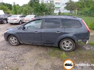 Битый автомобиль Ford Focus