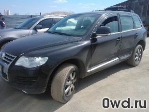 Битый автомобиль Volkswagen Touareg