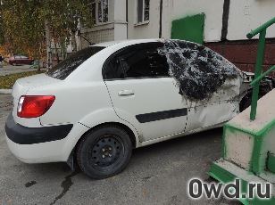 Битый автомобиль Kia Rio