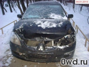 Битый автомобиль Mitsubishi Lancer
