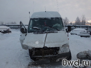 Битый автомобиль Mercedes-Benz Sprinter