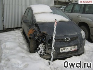 Битый автомобиль Toyota Auris