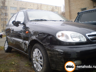 Битый автомобиль Chevrolet Lanos