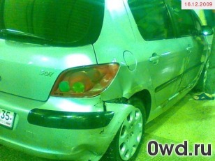 Битый автомобиль Peugeot 307