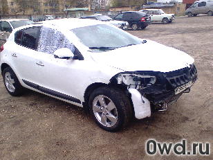 Битый автомобиль Renault Megane