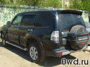 Битый автомобиль Mitsubishi Pajero