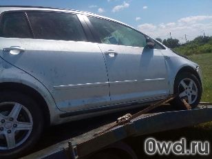 Битый автомобиль Volkswagen Golf Plus
