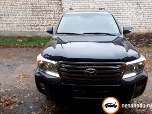 Битый автомобиль Toyota RAV4