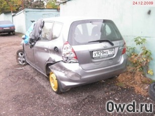 Битый автомобиль Honda Jazz