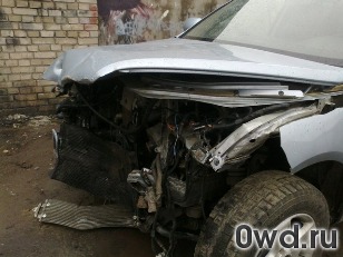 Битый автомобиль Volkswagen Touareg