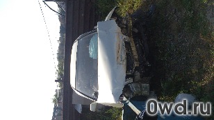Битый автомобиль Toyota Gaia