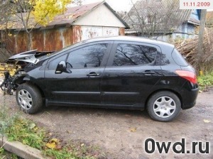 Битый автомобиль Peugeot 308