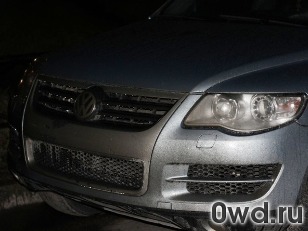 Битый автомобиль Volkswagen Touareg