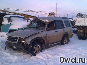 Битый автомобиль Land Rover Discovery