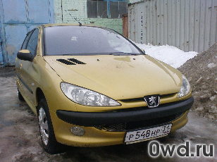 Битый автомобиль Peugeot 206