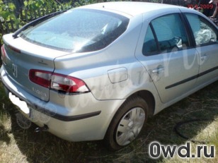 Битый автомобиль Renault Laguna