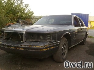 Битый автомобиль Lincoln Town Car