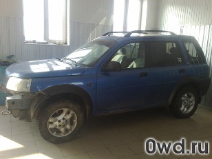 Битый автомобиль Land Rover Freelander