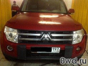 Битый автомобиль Mitsubishi Pajero